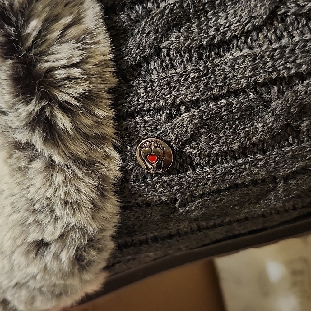 Skechers BOBS Keepsakes Ice Angel Charcoal Slippers Cable Knit Faux Fur 8.5 Wide - Picture 4 of 16